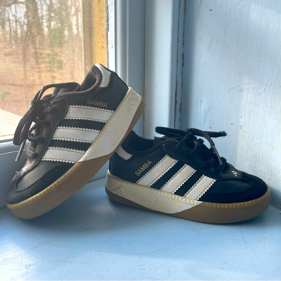 adidas Other - Toddler Adidas Samba Classic Soccer Sneakers 3-stripe black & white shoes 6.5